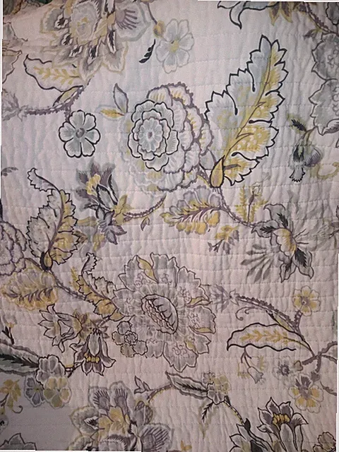Bee & Willlow Terra Rosa Floral King Quilt, 2 Shams White, Gray, Yellow
