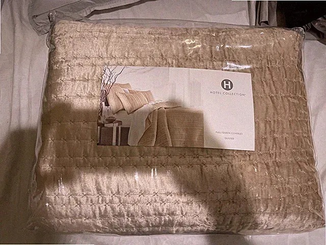 Hotel Collection Velvet KING Quilted Coverlet +(2) KING Shams- Champagne