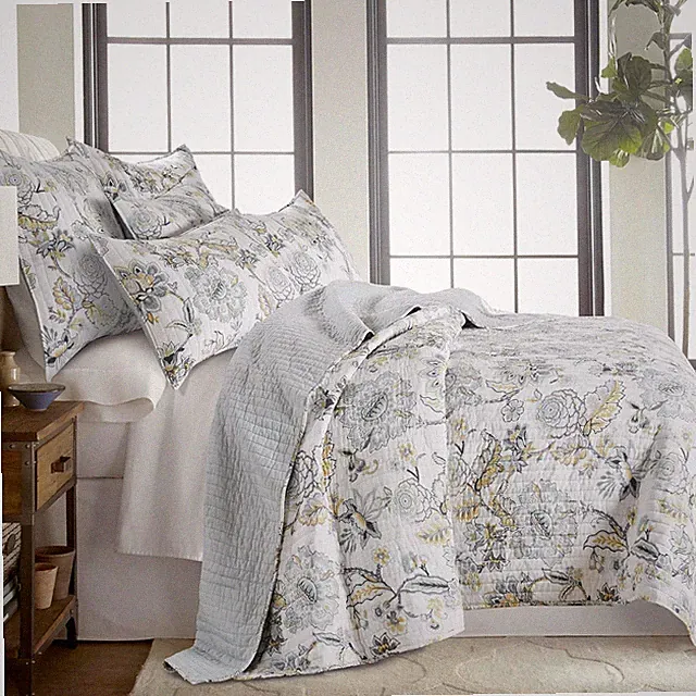 Ophelia Spa Reversible Full/Queen Quilt Set with 2 Shams - Blue/Yellow/White