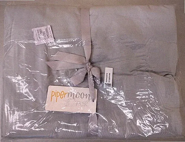Pipermoon T-Shirt Soft Oversized Full/Queen Bed Blanket in Gray 2 Tone 90" x 92"